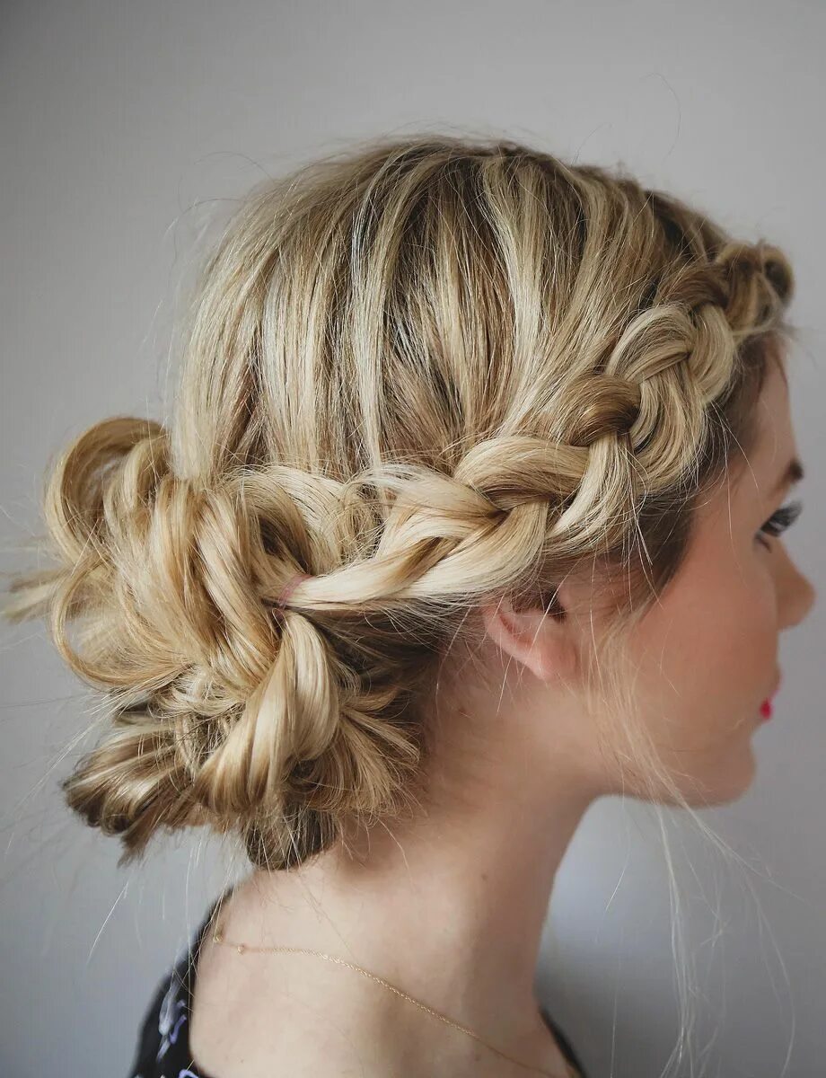 Плетение волос на средние волосы фото Day to Night: Valentine's Hair Tutorial - Amber Fillerup Clark Cool braid hairst