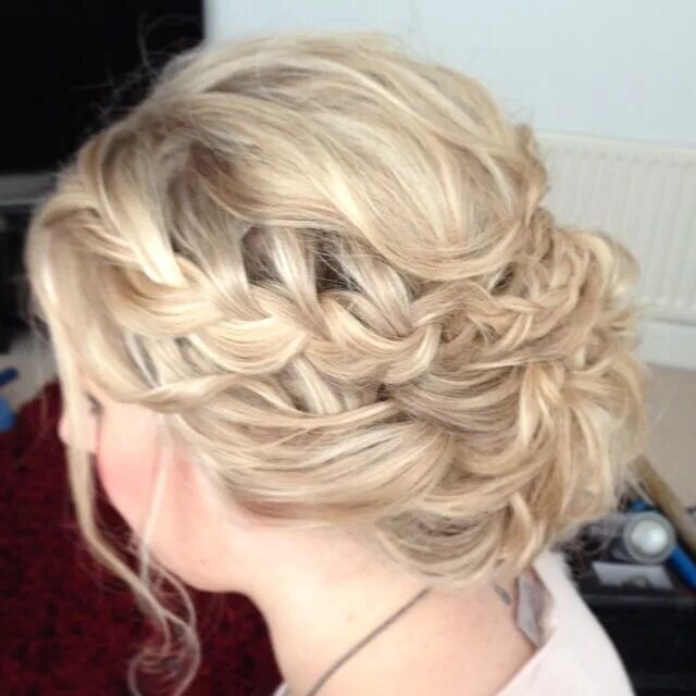 Плетение волос на средние волосы фото 30 Romantic Messy Updos for Wedding 2020- Best Wedding Updos - Hairstyles Weekly