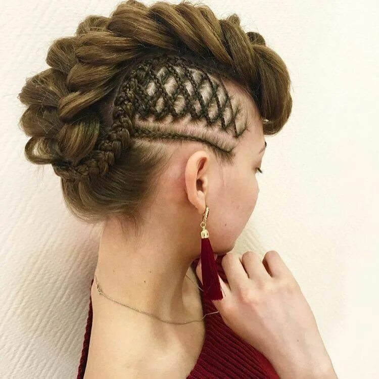 Плетение волос прически 7,382 Likes, 146 Comments - #MODERNSALON (@modernsalon) on Instagram: "Edgy AND 