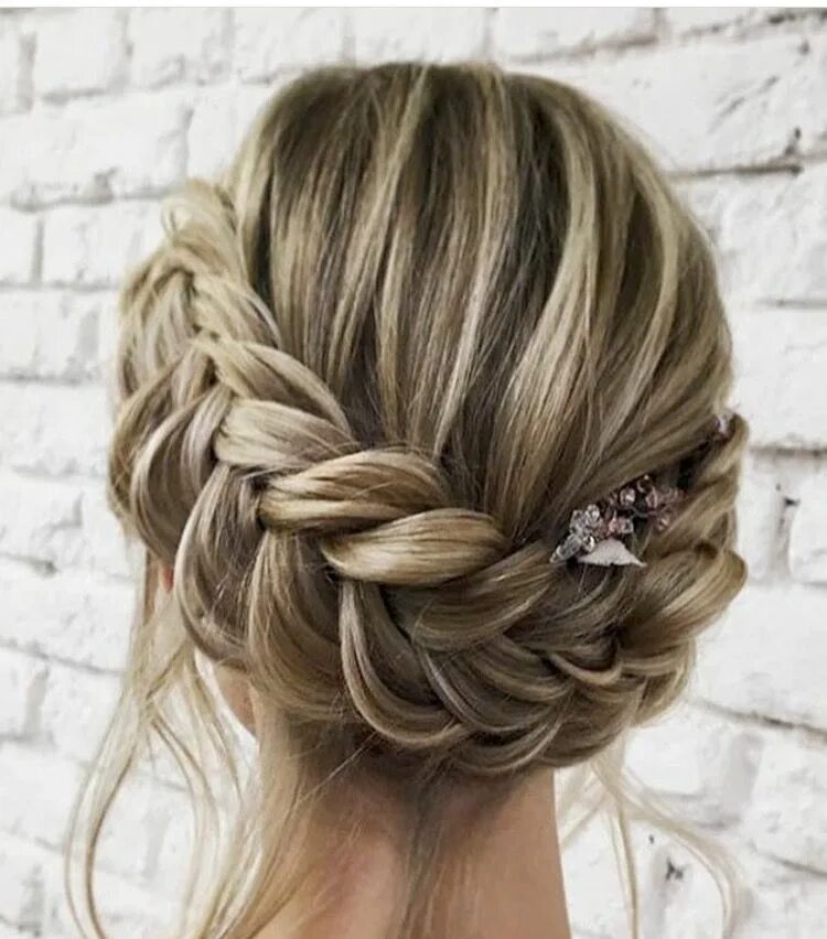 Плетеные прически на длинные волосы Pin på Hair Styles and Color Hårfrisyrer, Brudefrisyre, Frisyre til bryllup