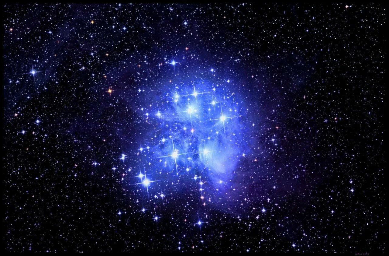 Плеяды звездное скопление на небе фото Stunning Pleiades in the Taurus Constellation
