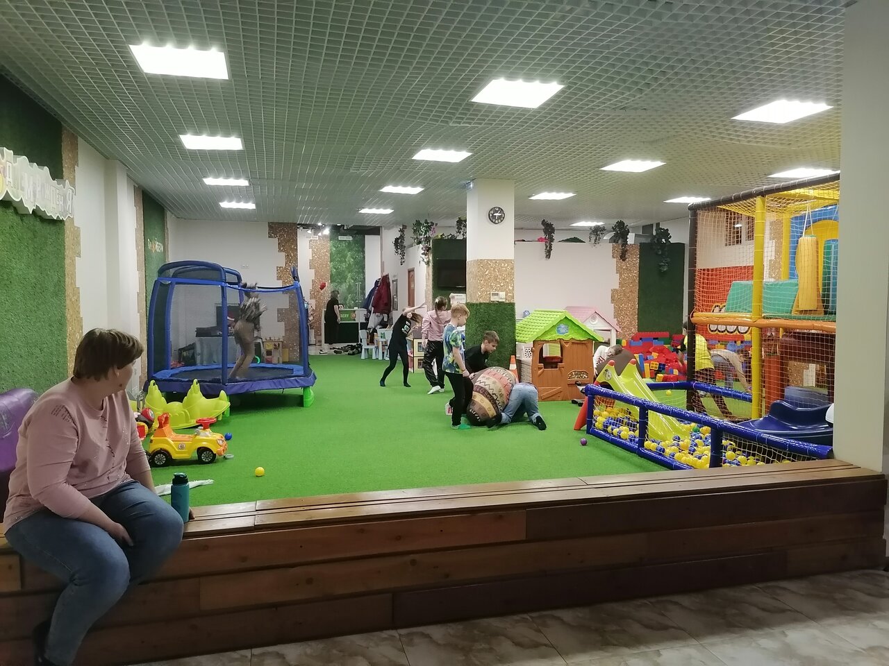 Плейбери ул красных партизан 194 фото Плейбери, детские игровые залы и площадки, ул. имени 40-летия Победы, 140, Красн