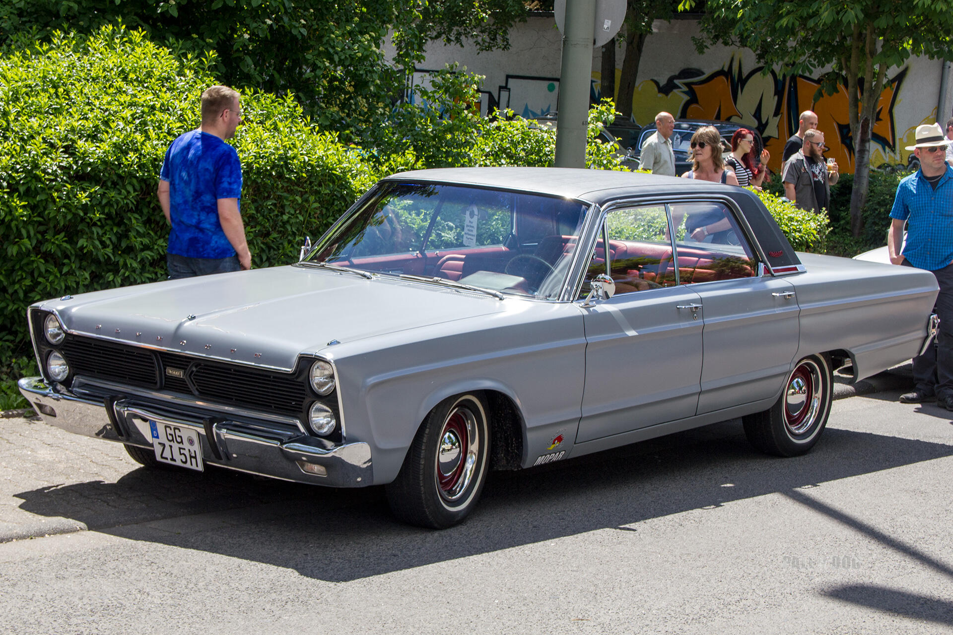 Плимут автомобиль фото 1966 Plymouth Fury Sedan (front view) 1960s Paledog Photo Collection