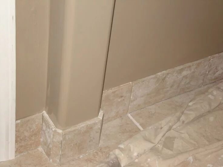 Плинтус из плитки фото tile baseboards Bathroom baseboard, Tile baseboard, Baseboard styles