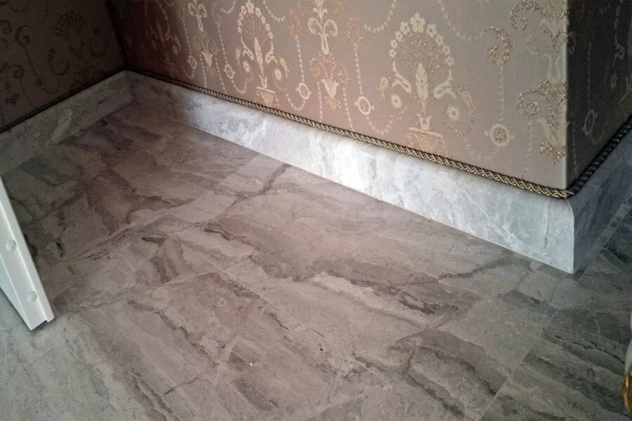 Плинтус из плитки керамической фото Мраморный плинтус и бордюр по цене 6240 рублей в группе компаний Old-stone (Моск