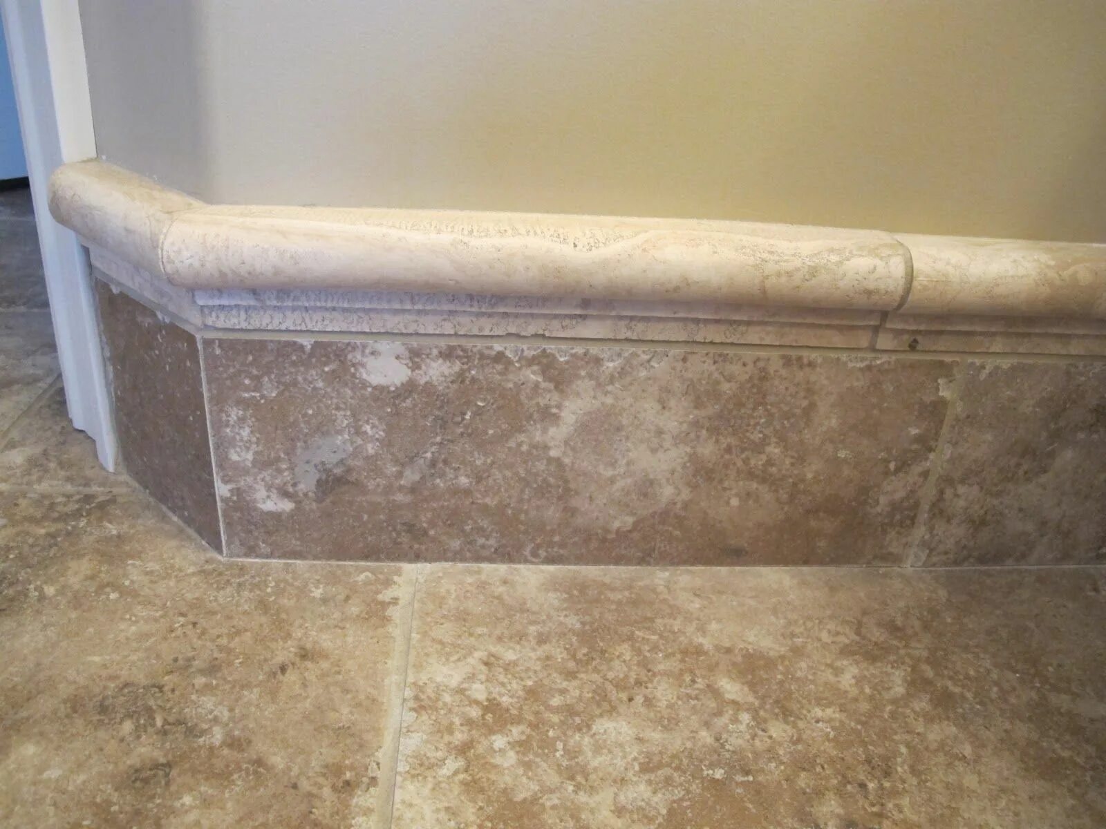 Плинтус из плитки керамической фото tile baseboard for next to shower just hope I can match the existing tile. Tile 
