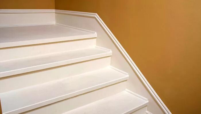 Плинтус на лестнице фото Faux Baseboard Stairs trim, Baseboards, Staircase remodel