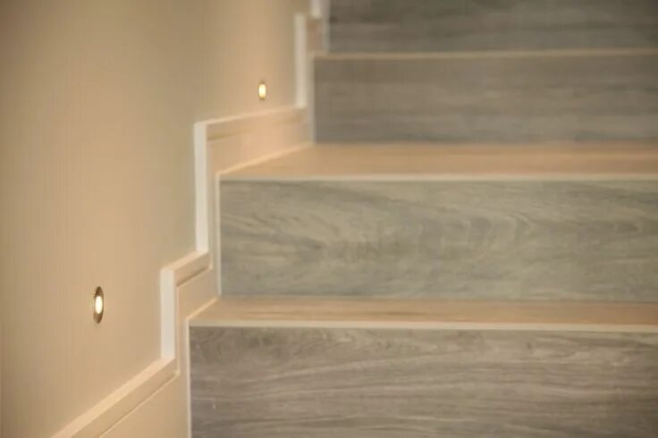 Плинтус на лестнице фото Stair renovation, Diy stairs, Stair moulding