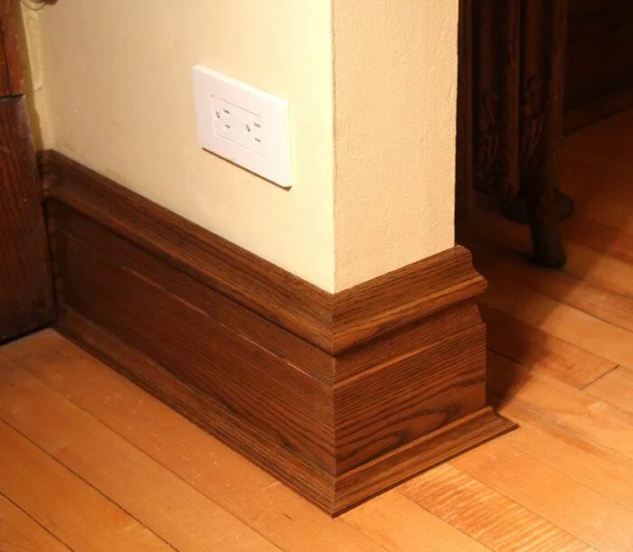 Плинтус напольный деревянный фото Baseboard styles, Moldings and trim, Craftsman window trim