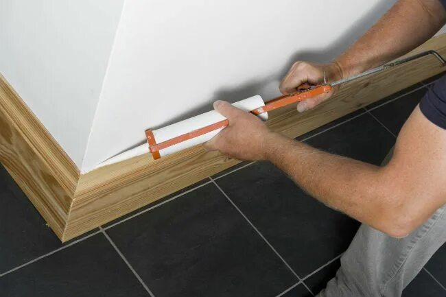 Плинтус напольный установка своими руками пошаговая How To: Caulk Baseboards Caulk baseboards, Baseboards, Diy furniture easy