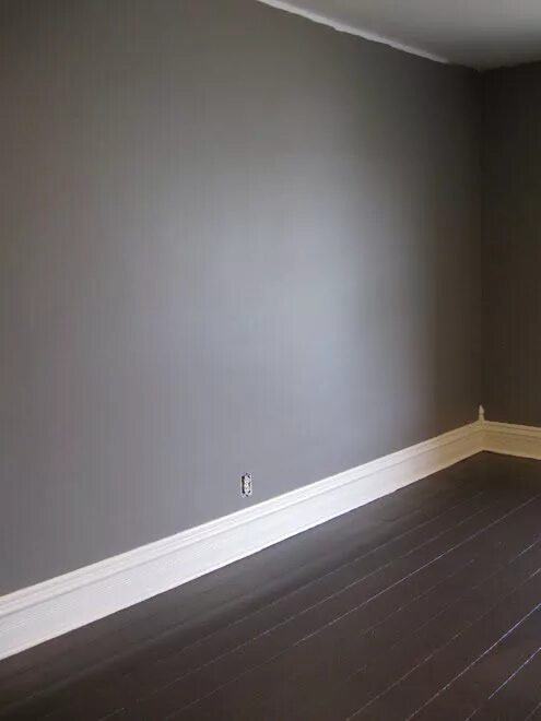 Плинтус серого цвета в интерьере Baseboards Styles : Selecting the Perfect Trim for Your Home ! Tags : baseboard 