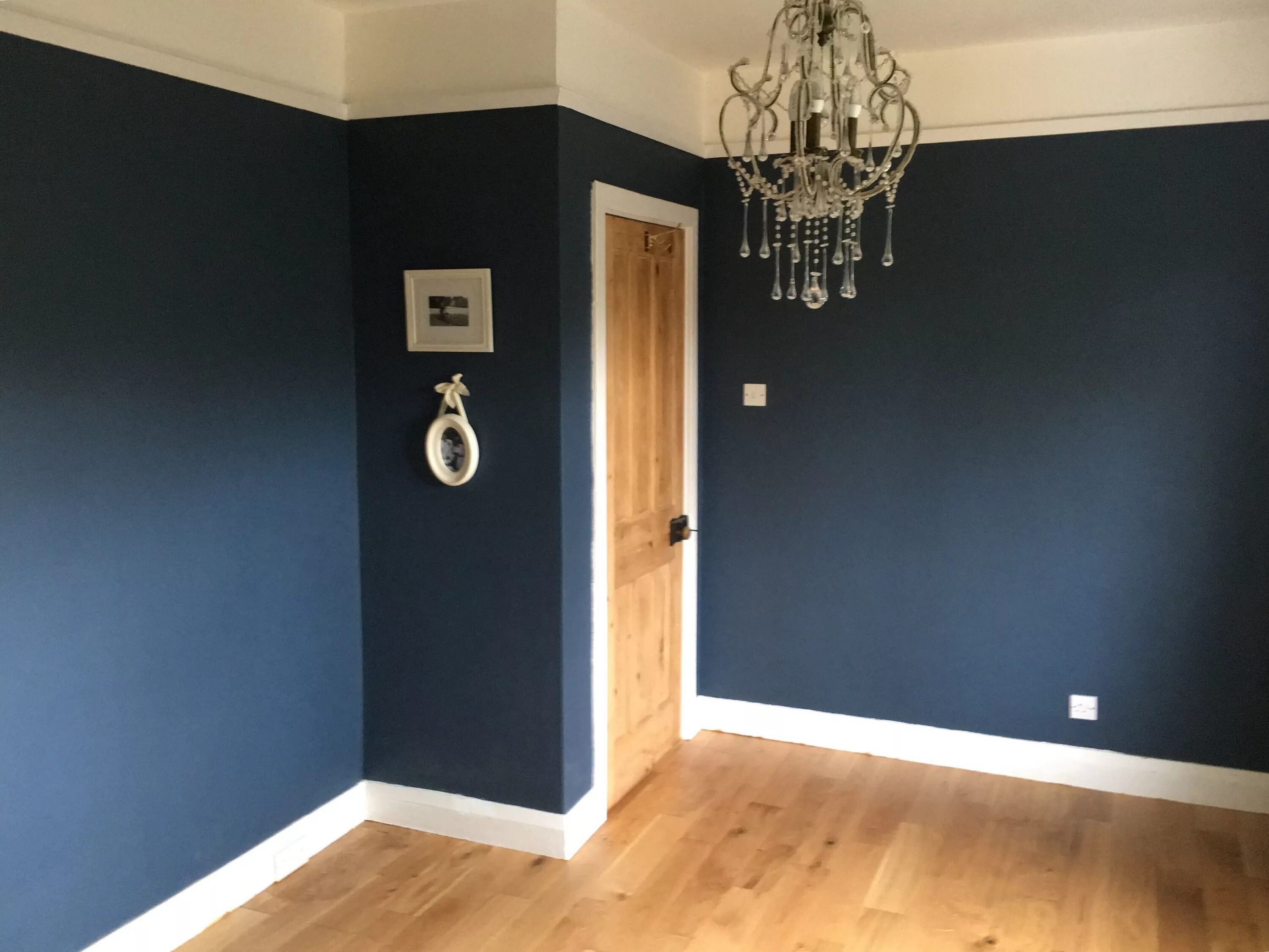 Плинтус в цвет обоев в интерьере Success, the lovely Farrow and Ball Stiffkey Blue on my walls. Bedroom colors, B