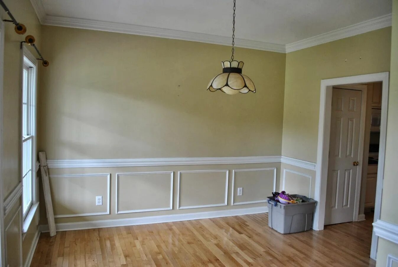 Плинтуса настенные декоративные с обоями в интерьере 2019 Dining Room Chair Rail Molding - Modern Style Furniture Check more at http: