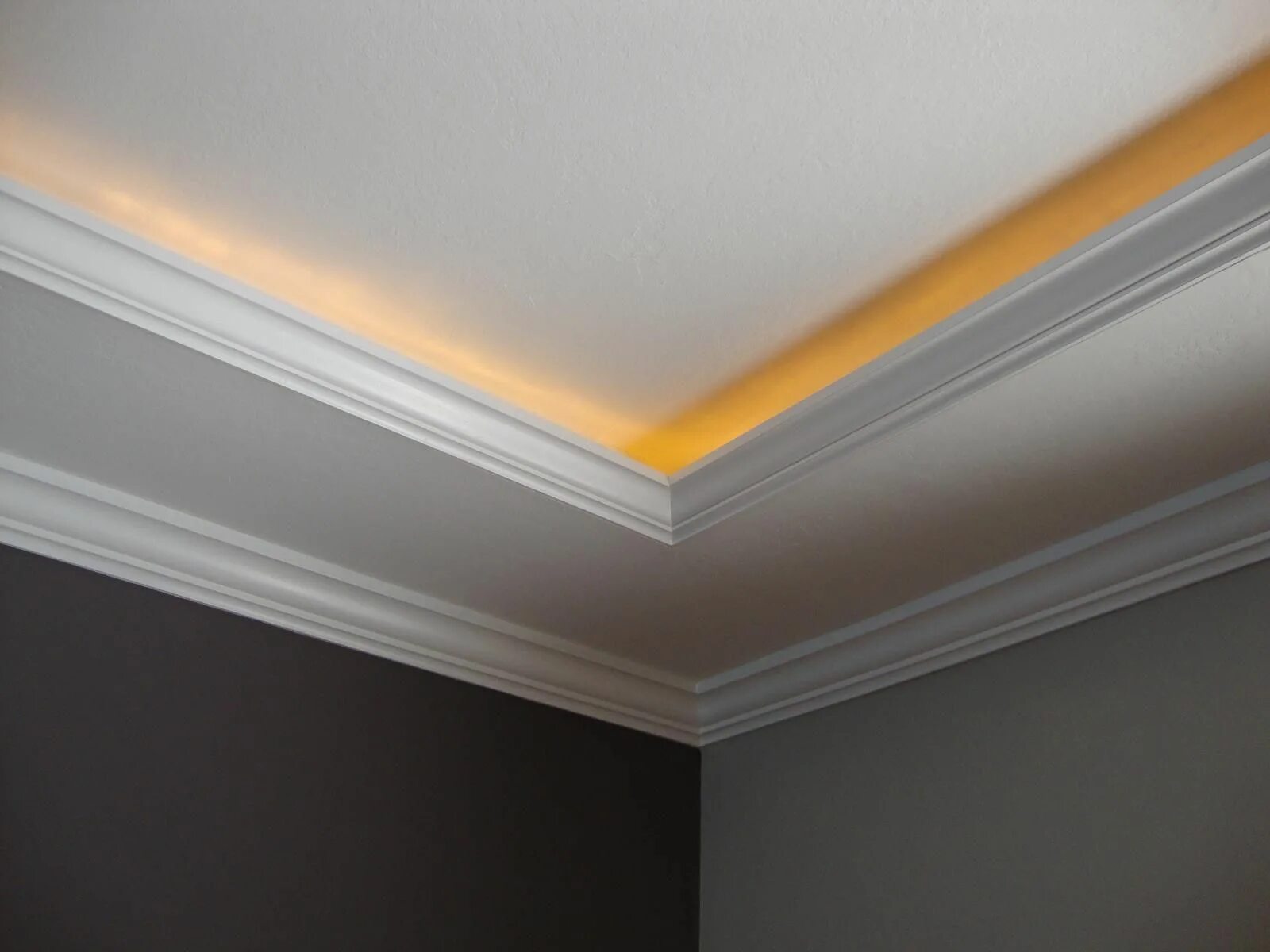 Плинтуса под потолок фото Bay Sun Electric House ceiling design, False ceiling design, Home ceiling