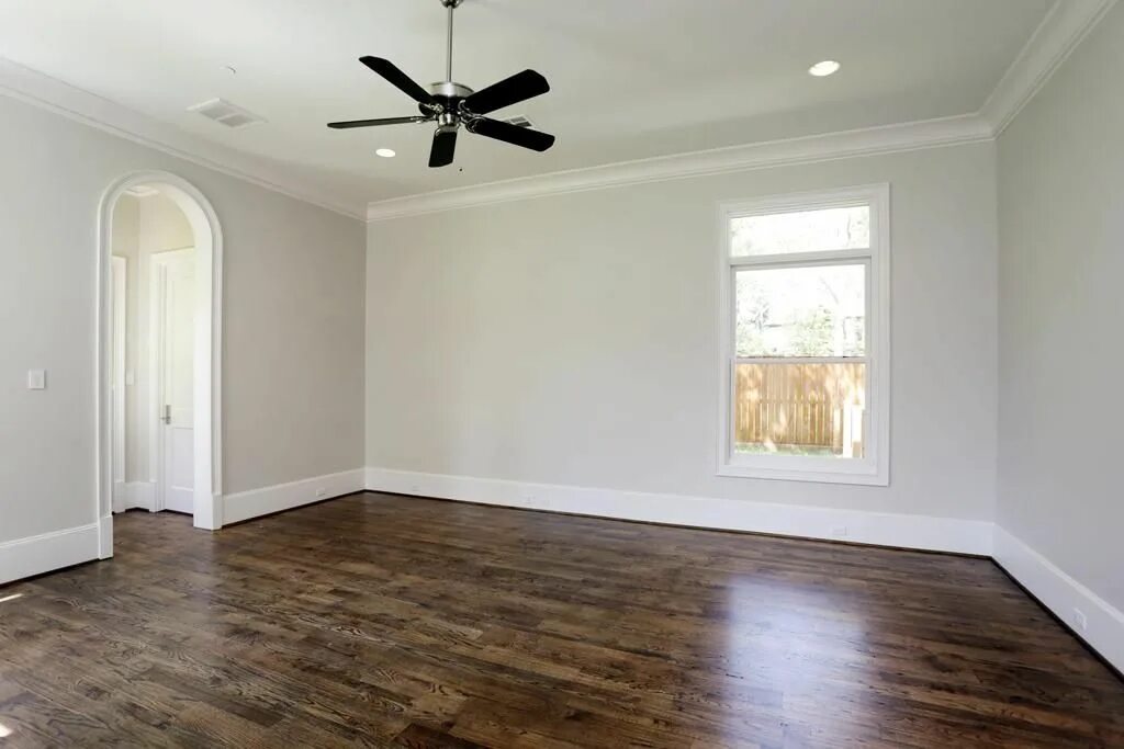 Плинтуса потолок в интерьере фото tall baseboards - Google Search Empty room, Ceiling, Farmhouse style