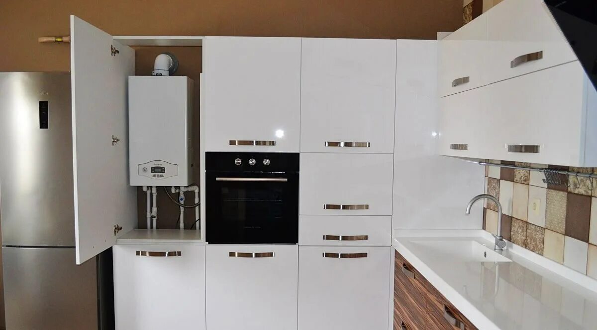 Плита и колонка в кухне фото Как скрыть газовый котел на кухне? - 6 разрешенных способов