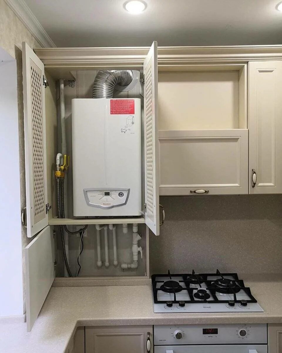Плита и колонка в кухне фото Кухни с газовым котлом: с газовой колонкой, с котлом отопления, дизайн, фото