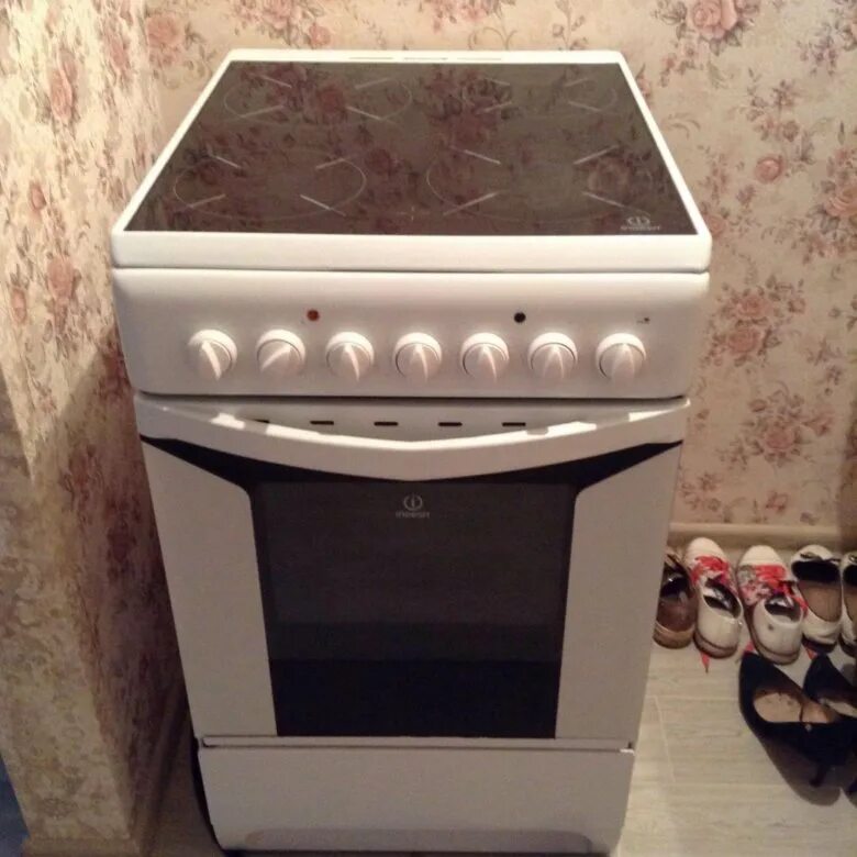 Плита индезит стеклокерамика фото Плита indesit - купить в Тюмени, цена 6 000 руб., продано 28 сентября 2017 - При