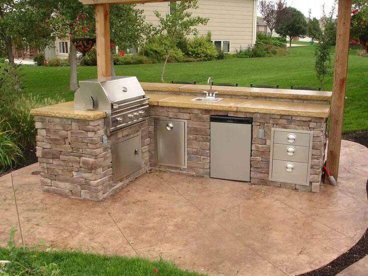 Плита на даче своими руками Image result for built in bbq Small outdoor kitchens, Outdoor kitchen plans, Out