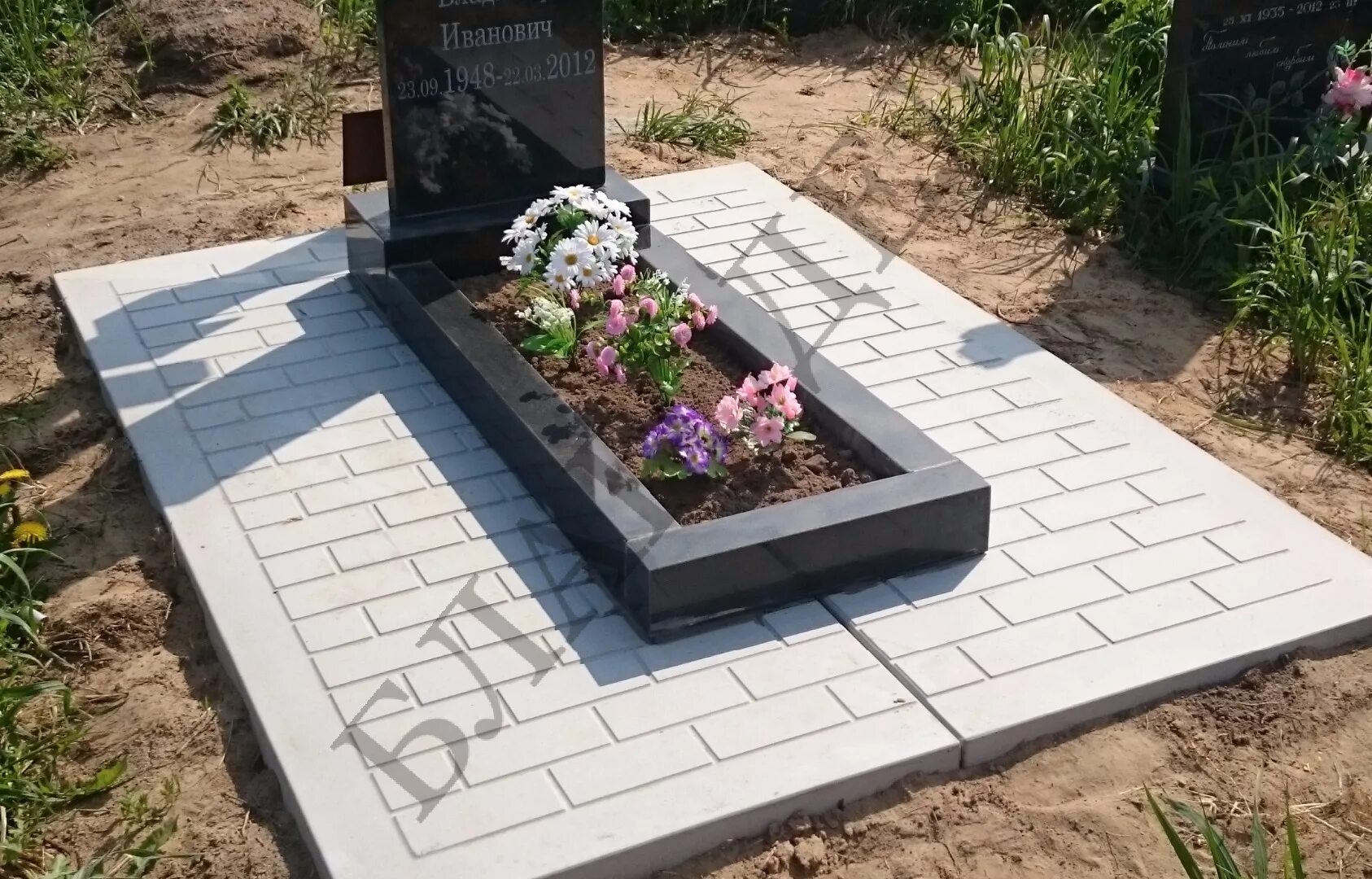 Плита на могиле фото с крестом Ритуальная плита М01 - купить по цене 29500 руб в Брянске