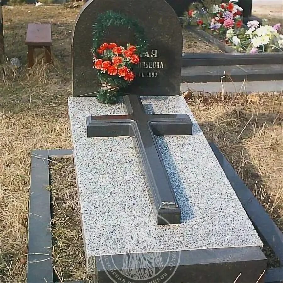 Плита на могиле фото с крестом Заказать кресты из гранита на памятники, гранитные памятники с крестами на могил