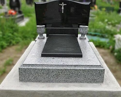 Плита на могилу фото и цены недорого Надгробная плита на могилу из гранита - купить могильную плиту в Москве