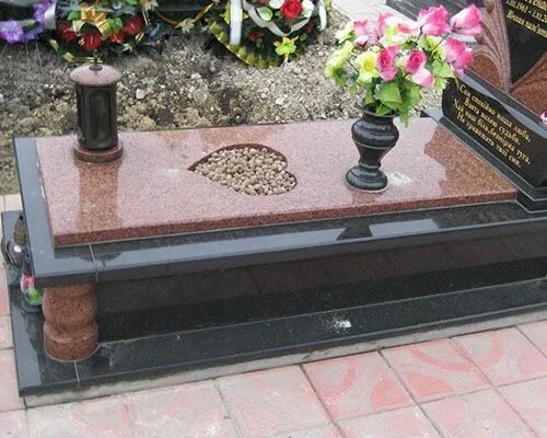 Плита на могилу из гранита фото Как оформляют могилы, дизайн захоронений на кладбище