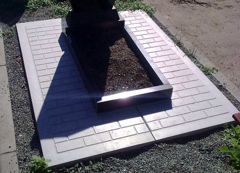 Плита под памятник на кладбище фото Мастерские по изготовлению памятников в Переславле-Залесском: 86 граверов с отзы