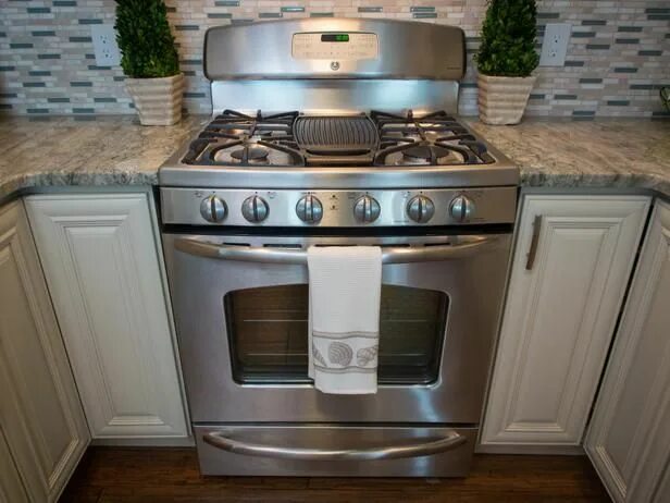 Плита рядом с фото Kitchen Pictures From Blog Cabin 2013 Kitchen pictures, Modern kitchen renovatio