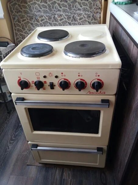 Плита ссср фото They'll give the Lysva stove for free, like in the photo. Who needs metal? Not w