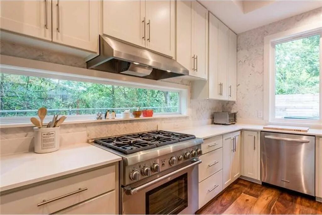 Плита у окна фото Search Austin Homes for Sale Austin Home Listings Kitchen inspirations, House de