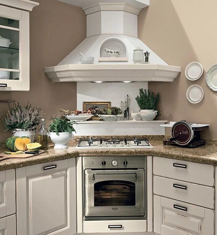 Плита в интерьере кухни фото Laura - Cucine Classiche - Cucine Lube Arredamento cucina vintage, Arredo intern