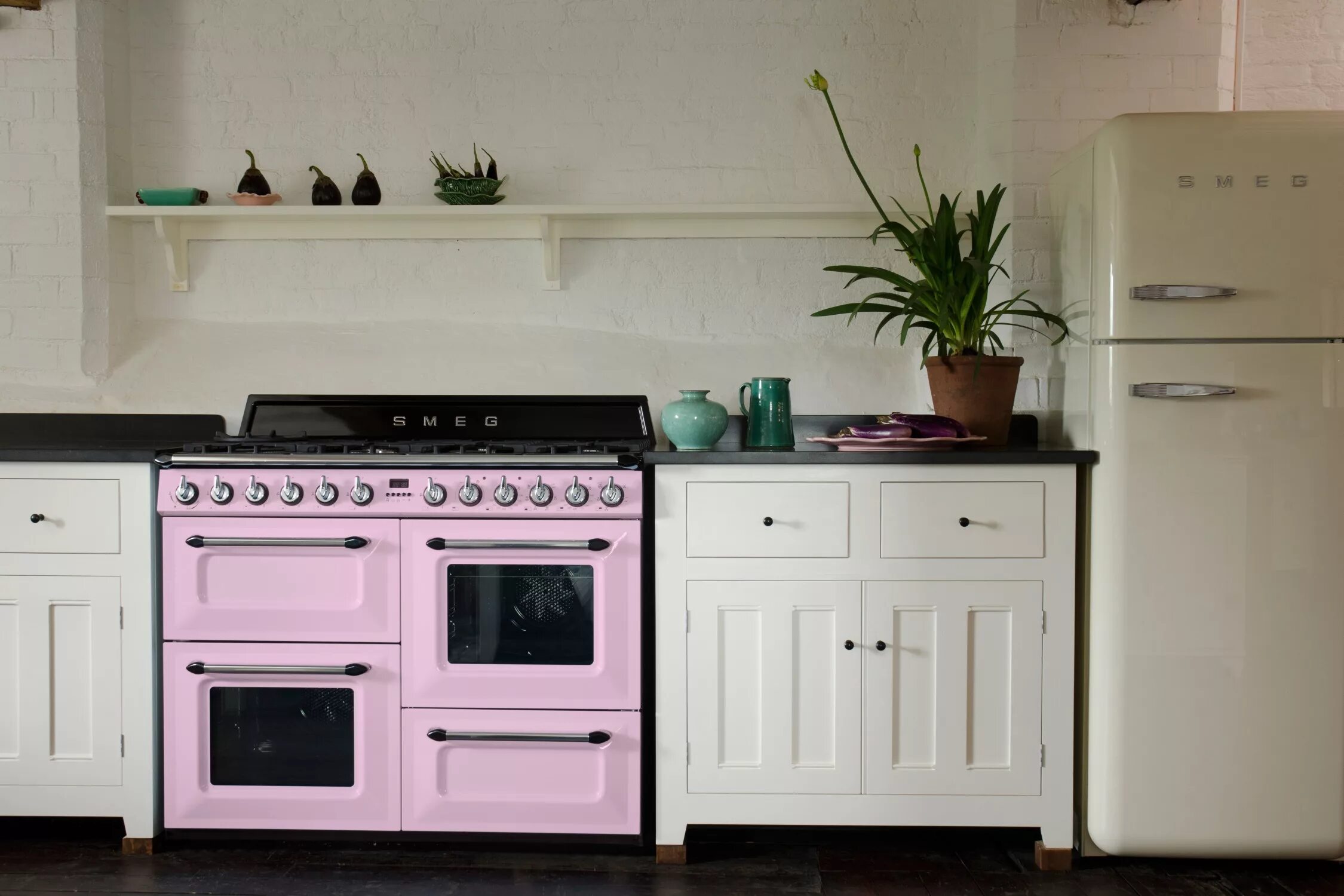 Плита в интерьере современной кухни Варочный центр Smeg TR4110RO купить по цене 331 790 рублей в интернет-магазине O
