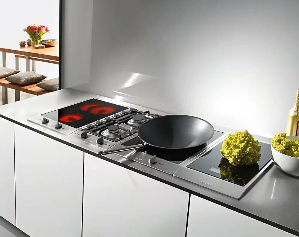 Плита в интерьере современной кухни Независимая варочная панель Miele CS 1122 E в Тюмени купите в официальном предст