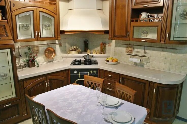 Плита в углу кухни фото Угловая кухня - фотогалерея (200+ фото примеров) Traditional kitchen design, Tim