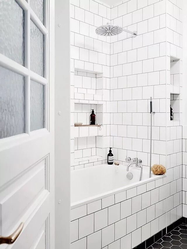 Плитка белая в ванне в интерьере Could This Be the Next "It" Tile? Bathroom interior, Bathroom inspiration, Minim
