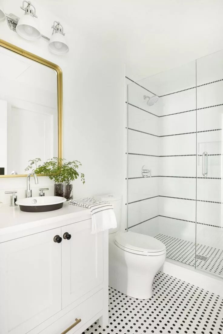 Плитка белая в ванне в интерьере Discover the Southern Charm of Bria Hammel Interiors