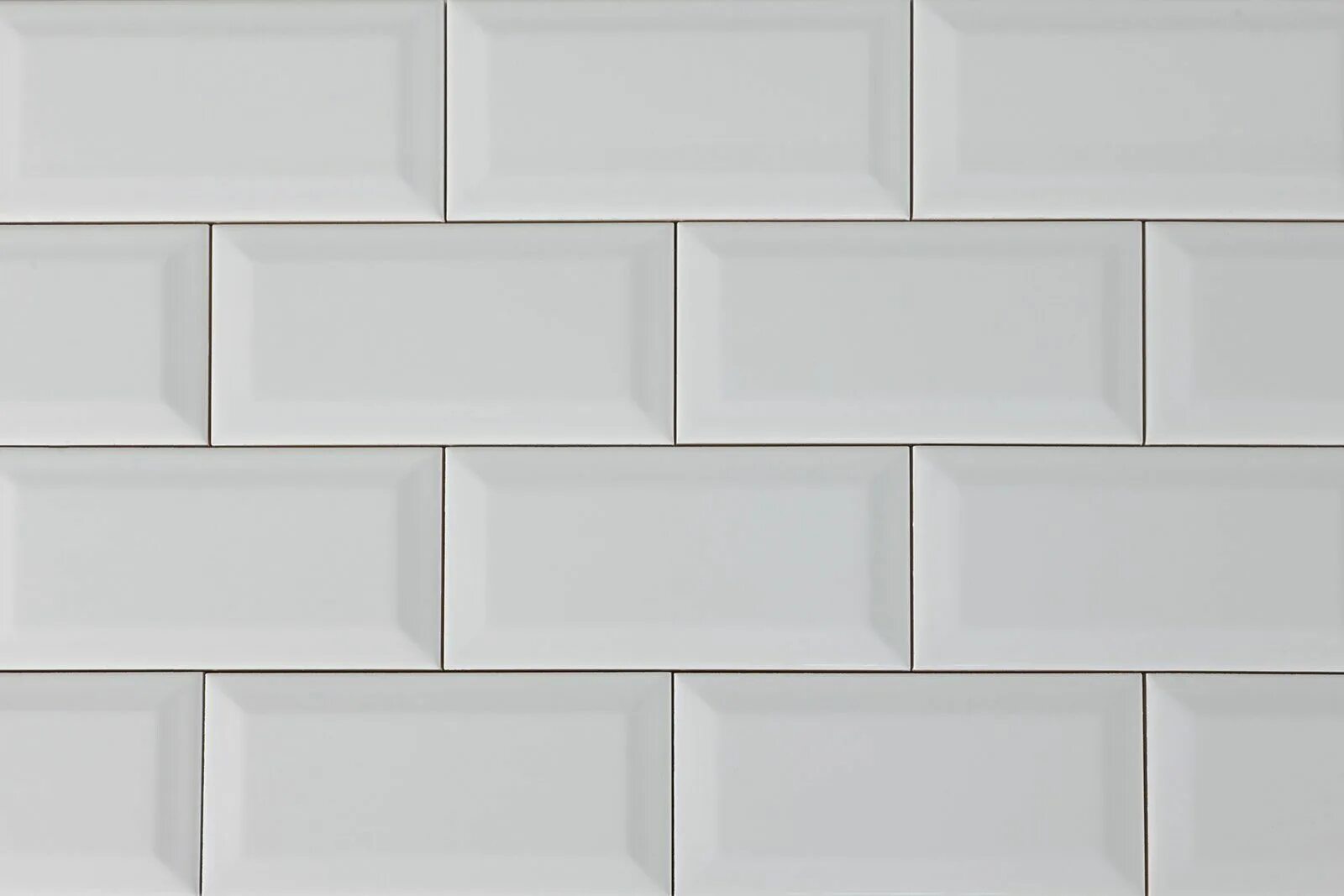 Плитка белый кабанчик фото Timeless Ice White 4x10 Beveled Ceramic Tile Glossy Sample Beveled subway tile, 
