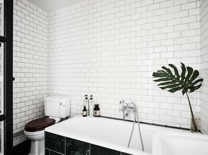 Плитка белый кабанчик в интерьере Koti Ruotsissa - A Home in Sweden Tästä kodista löytyy kaunis keittiö, trendikäs
