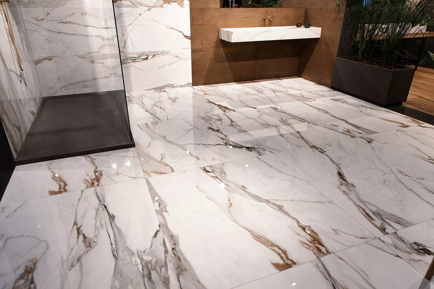 Плитка белый мрамор в интерьере Golden Fantasy Polished e 13097 60x120 Italica Tiles - Керамогранит Италика Тайл