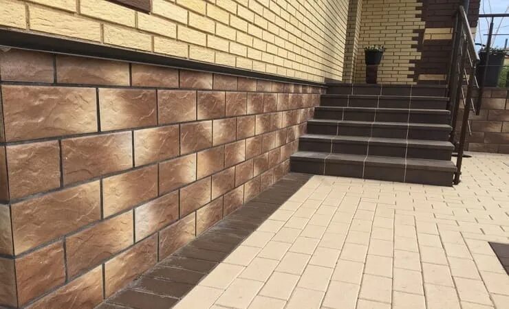 Плитка для фундамента дома цена и фото Отделка цоколя керамогранитом: плюсы и минусы материала и применения для облицов