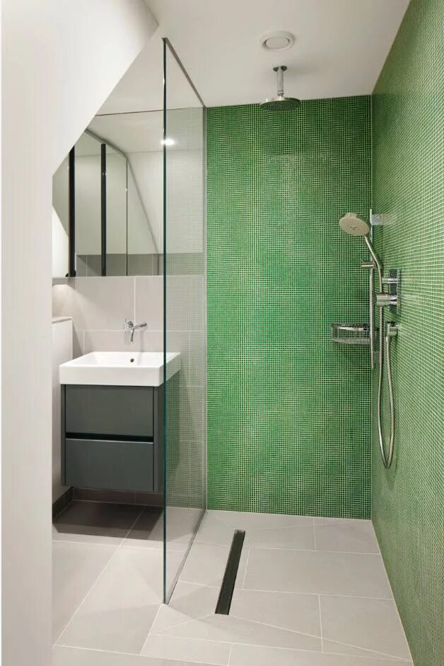 Плитка для маленькой душевой комнаты фото Цвет для душевой Green bathroom, Bathroom design, Bathroom tile designs