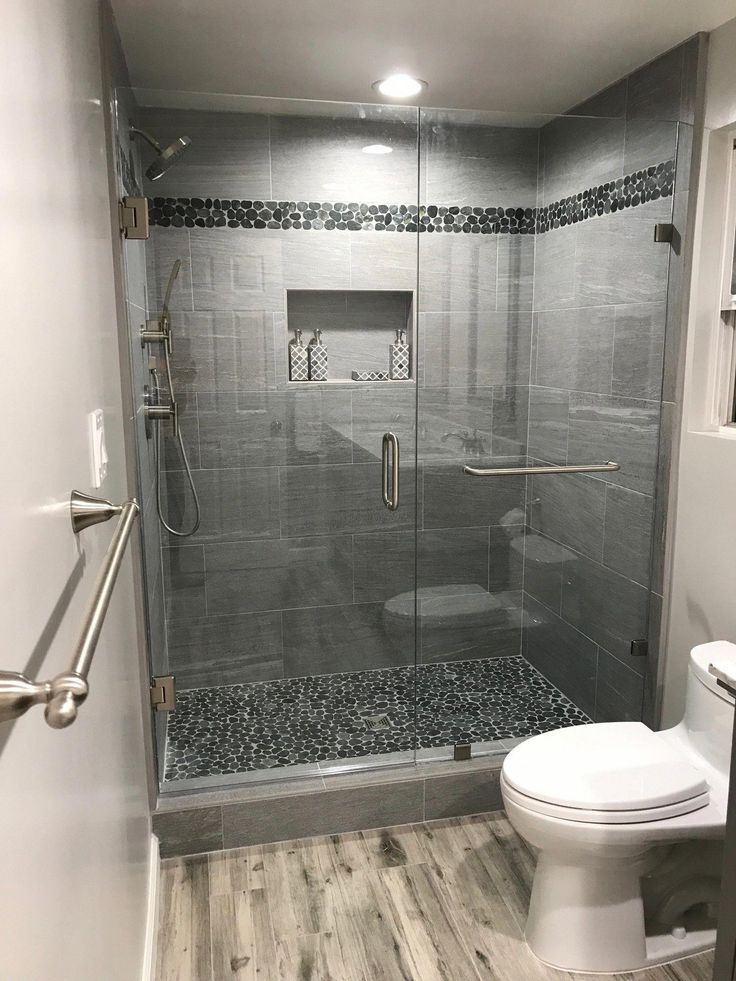 Плитка для маленькой душевой комнаты фото Buy Sliced Charcoal Black Pebble Tile - Pebble Tile Shop Bagno interno, Decorare