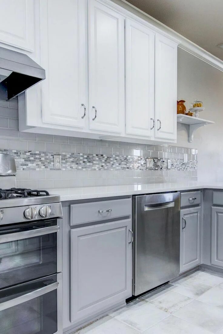 Плитка фартук кухня фото серая кухня Gorgeous 80 Beautiful White Kitchen Backsplash Ideas #Backsplash #Kitchen #White