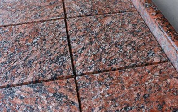Плитка гранит фото Гранитная плитка Емельяновская, Месторождение: Емельяновское, Обработка: Термооб