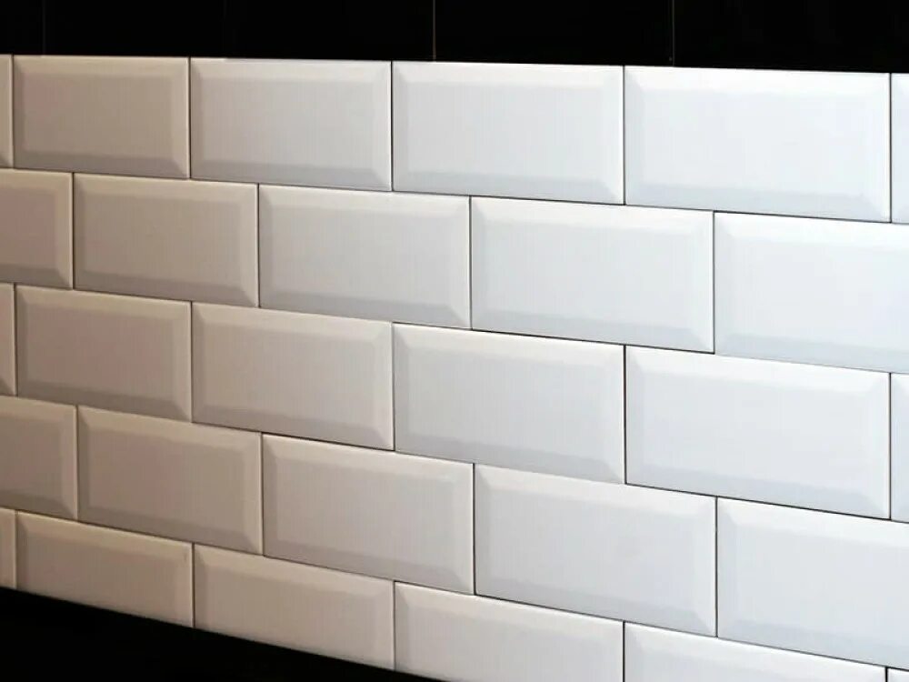 Плитка кабанчик фото Плитка кабанчик 15x7.5 Dar Ceramics Biselado Blanco Mate