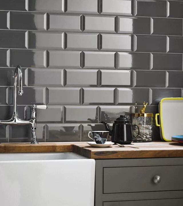 Плитка кабанчик в интерьере кухни Grey Kitchen Wall Tile Beveled Metro Field 100mm x 200mm 50 Per Pack 1m2 - K0004