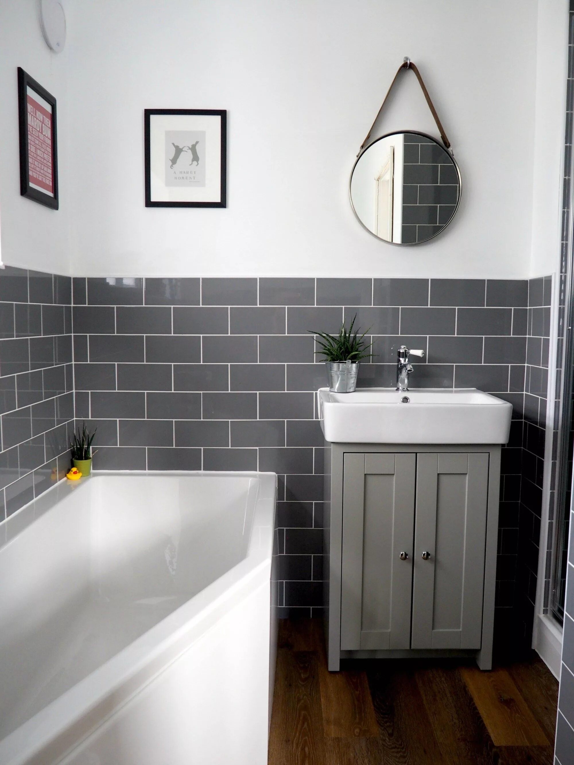 Плитка кабанчик ванна фото в интерьере Our New Bathroom Renovation Bathroom remodel cost, Bathroom design small, Simple