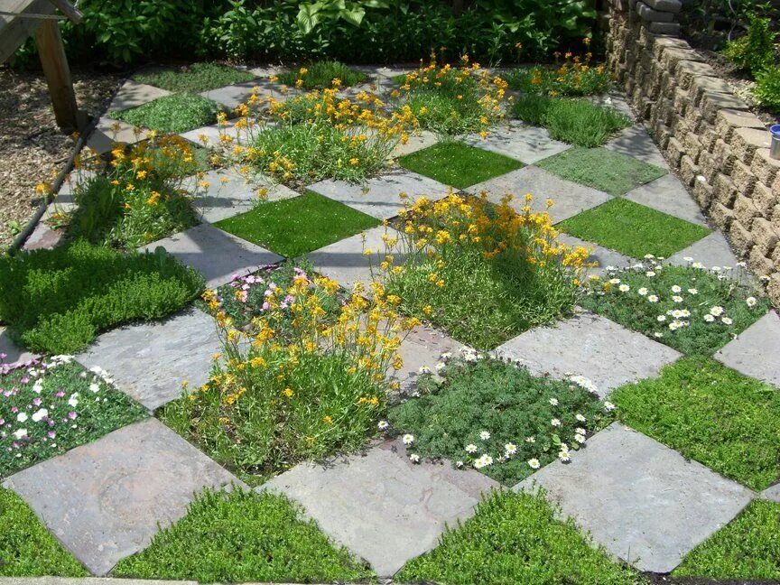 Плитка клумбы фото checkerboard (image) Garden styles, Grass pattern, Garden inspiration