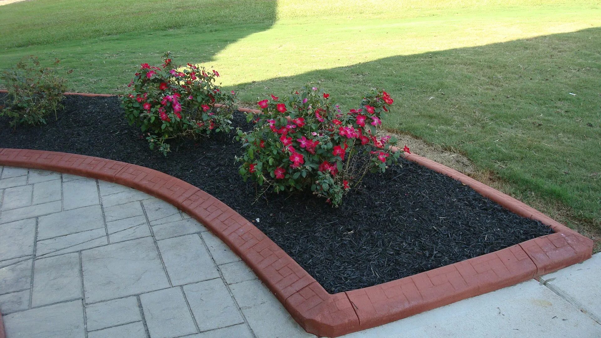 Плитка клумбы фото Opinion Landscape Edging Pins and landscape edging around trees Gardening Ideas